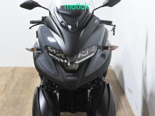 YAMAHA TRICITY 300 (AKRAPOVIC HOMOLOGADO)