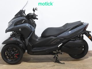 YAMAHA TRICITY 300 (AKRAPOVIC HOMOLOGADO)