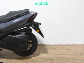 YAMAHA TRICITY 300 (AKRAPOVIC HOMOLOGADO)