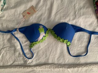 Bañador azul con detalles de nudos