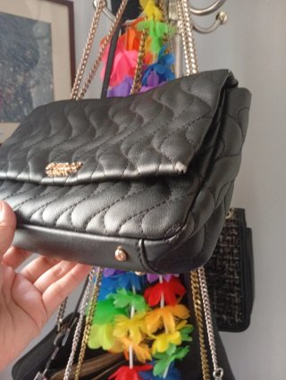 Bolso Guess Negro Acolchado Cadena