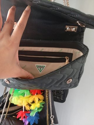 Bolso Guess Negro Acolchado Cadena