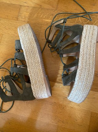 Sandalias de plataforma con cordones