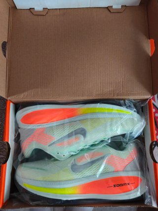 Nike Vomero 18 Verde y Naranja