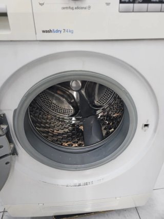 LAVADORA con SECADORA marca SIEMENS