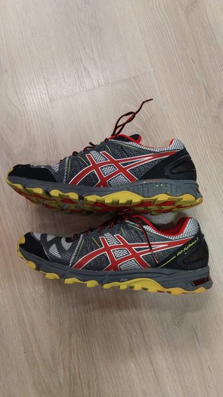Zapatillas Asics Trail Running Hombre Gris/Rojo