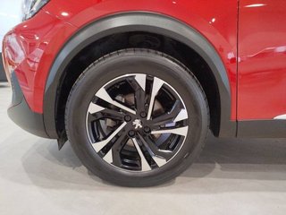 Peugeot 2008   Puretech 130 S&S EAT8 Allure