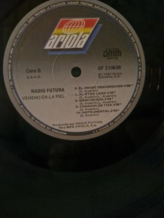 Vinilo Veneno en la Piel - Radio Futura