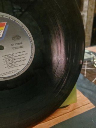 Vinilo Veneno en la Piel - Radio Futura