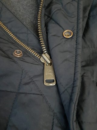 Chaqueta Burberry Negra.