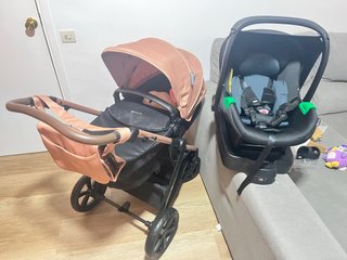 Cochecito Kinderkraft y Silla Coche Bebé