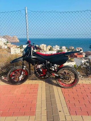Beta RRT Supermotard Negra y Roja