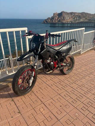 Beta RRT Supermotard Negra y Roja