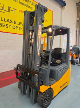 Carretilla elevadora eléctrica Jungheinrich