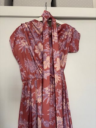 Vestido satinado estampado floral