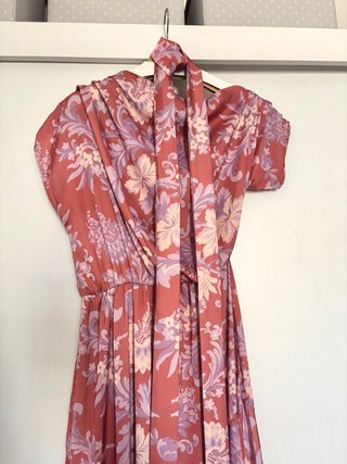 Vestido satinado estampado floral