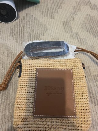 Bolso de rafia con detalle de cuero