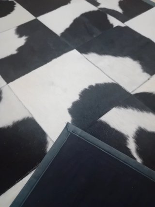 Alfombra Piel Vaca Cuadros Blanco y Negro