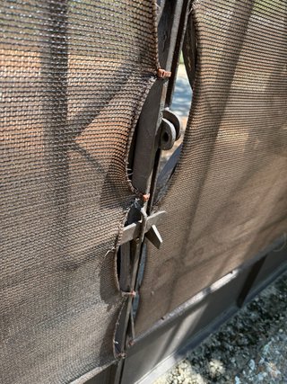 Puertas de acceso a finca de hierro macizo.