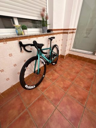 Bianchi carretera talla 47.