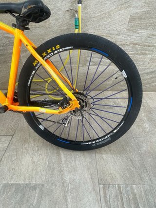 Bicicleta Conor Stunt Naranja/Amarilla