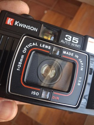 Cámara Kwinson 35mm Auto Wind Japón