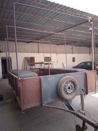 Batea de madera y metal