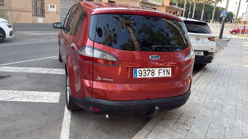 Ford S-MAX - foto 1