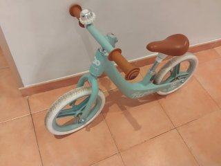 Bicicleta de equilibrio infantil verde