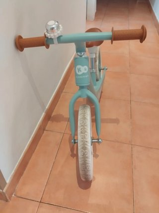 Bicicleta de equilibrio infantil verde