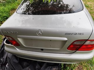 MERCEDES CLK320 2001 Maletero trasero en perfecto