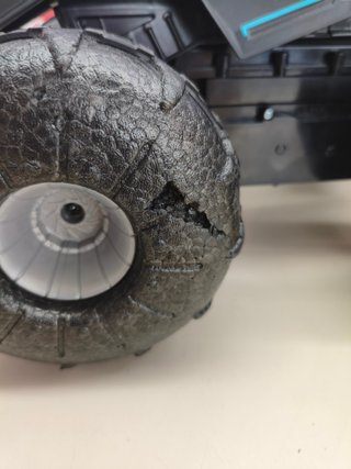 Batmóvil teledirigido RC 4x4 resistente al agua