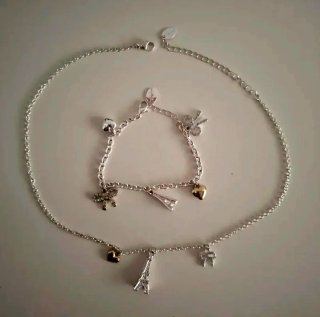 Conjunto Collar y Pulsera Claire's