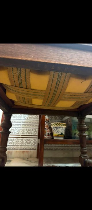 Par de Sillas Antiguas Spanish Revival