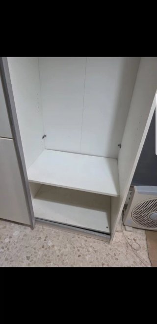 Ropero en blanco
