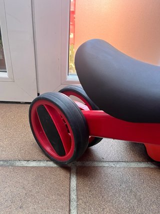 Bicicleta de equilibrio Nenittos/Juguettos + Casco