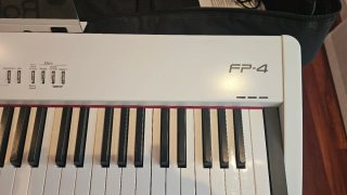 Piano Roland FP-4
