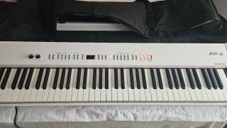 Piano Roland FP-4