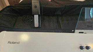 Piano Roland FP-4