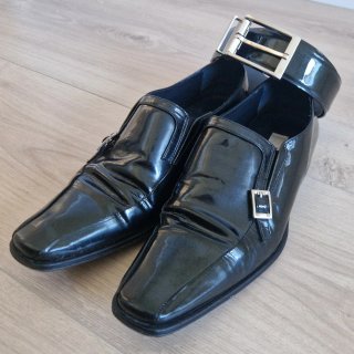Zapatos charol hombre + cinturón