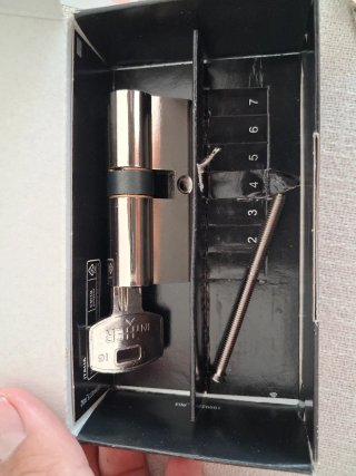 Bombín puerta 65mm