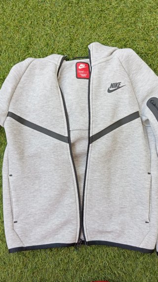 Sudadera Nike Tech Gris talla L niño