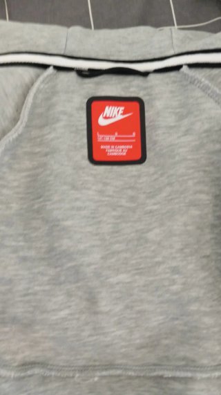Sudadera Nike Tech Gris talla L niño