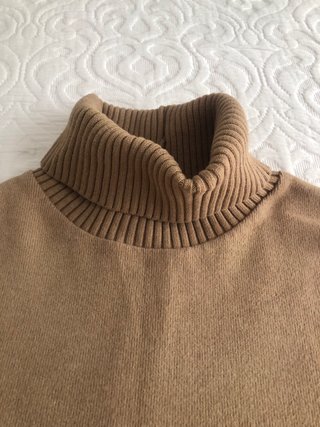 Jersey Zara cuello vuelto sin mangas beige