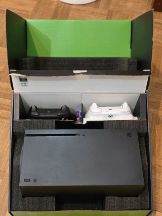 Xbox Series X 1TB LEER