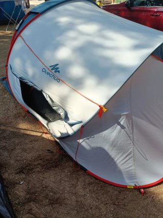 Quechua 2 segundos XL Fesh & Black.