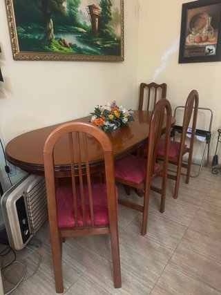 Conjunto de mesa y 6 sillas Precio negociable