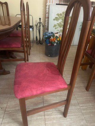 Conjunto de mesa y 6 sillas Precio negociable