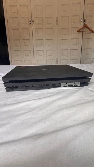 Console PS4 Pro 1TB + Controller