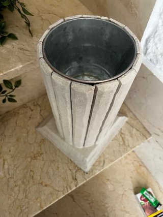 Macetero decorativo beige y verde